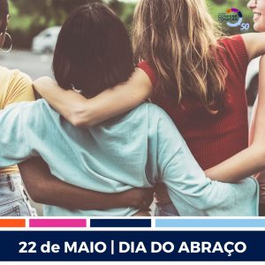 pessoas se abraçando no dia do abraço